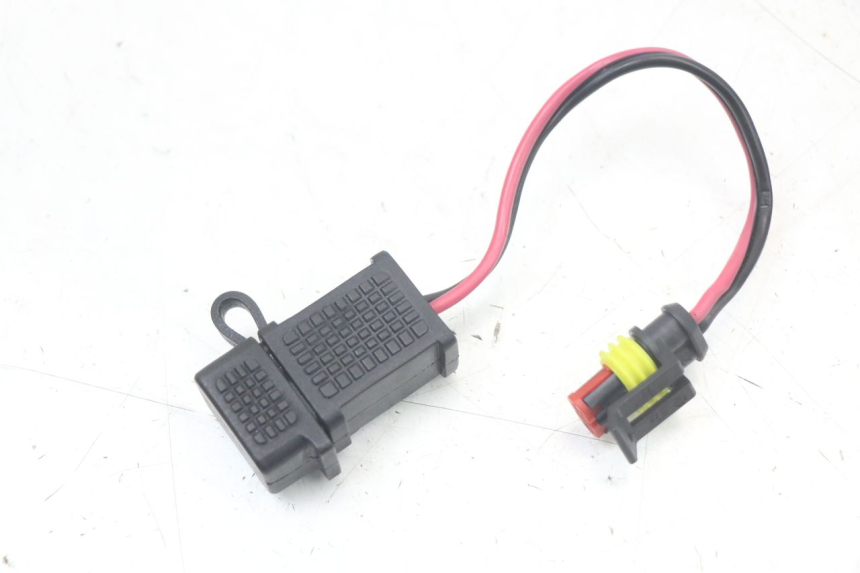 photo de TOMADA DO ACENDEDOR DE CIGARROS PIAGGIO MP3 HPE 350 (2018 - 2020) - Vista principal
