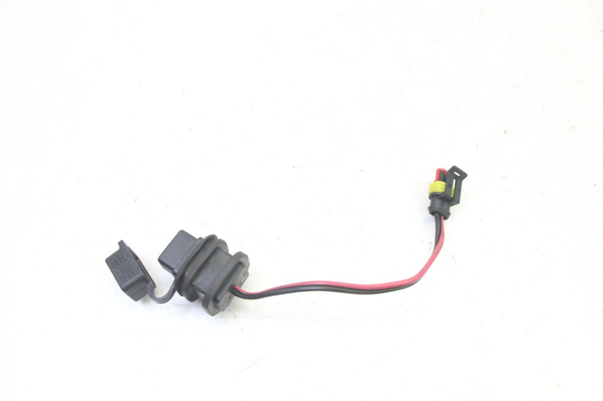 photo de TOMADA DO ACENDEDOR DE CIGARROS PIAGGIO MP3 HPE 310 (2024 - 2025) - Outro ângulo de visão