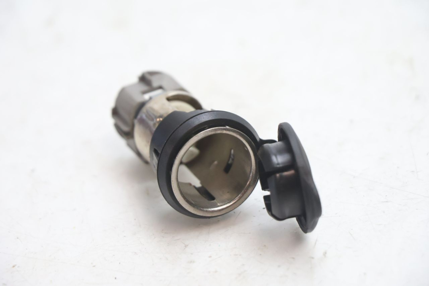 photo de TOMADA DO ISQUEIRO PIAGGIO MP3 LT 400 (2007 - 2012) - Detalhe da peça