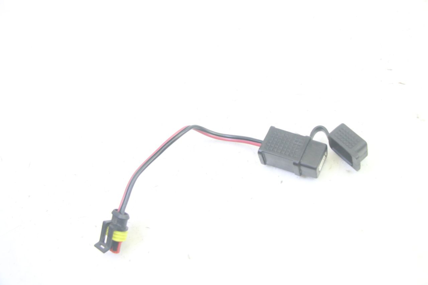 photo de TOMADA DO ACENDEDOR DE CIGARROS PIAGGIO MP3 500 (2016 - 2018) - Vista principal