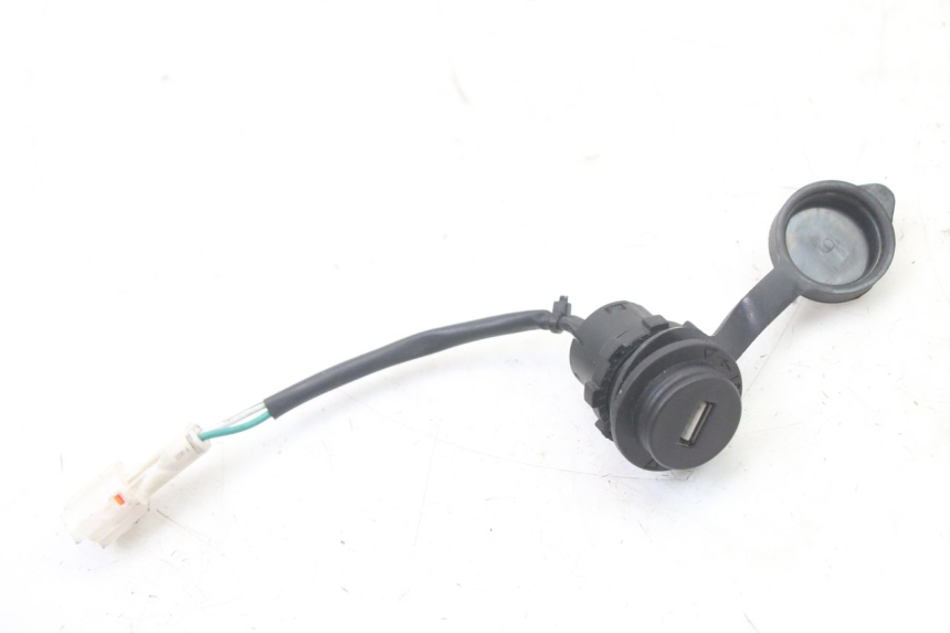 photo de TOMADA DO ACENDEDOR DE CIGARROS SYM ORBIT III 3 4T 50 (2021 - 2025) - Vista principal