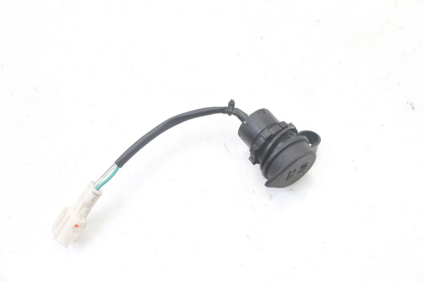 photo de TOMADA DO ACENDEDOR DE CIGARROS SYM ORBIT III 3 4T 50 (2021 - 2025) - Zoom do estado de desgaste