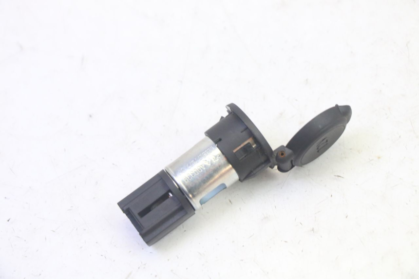 photo de TOMADA DO ACENDEDOR DE CIGARROS LIGIER PULSE 3 1 (2014 - 2020) - Zoom do estado de desgaste