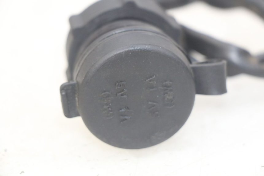 photo de TOMADA DO ISQUEIRO RIDE RACE 2T 50 (2012 - 2017) - Detalhe da peça