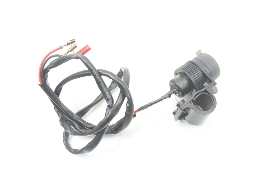 photo de TOMADA DO ACENDEDOR DE CIGARROS ROYAL ENFIELD HYMALAYAN 410 (2016 - 2023) - Ampliação técnica