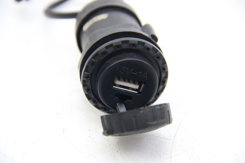 photo de TOMADA DO ISQUEIRO LVNENG S5 1 (2019 - 2023) - Detalhe da peça