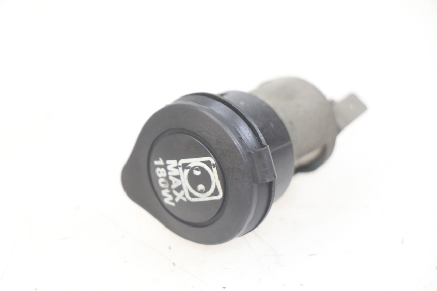 photo de TOMADA DO ACENDEDOR DE CIGARROS APRILIA SCARABEO LIGHT 125 (2007 - 2011) - Zoom do estado de desgaste