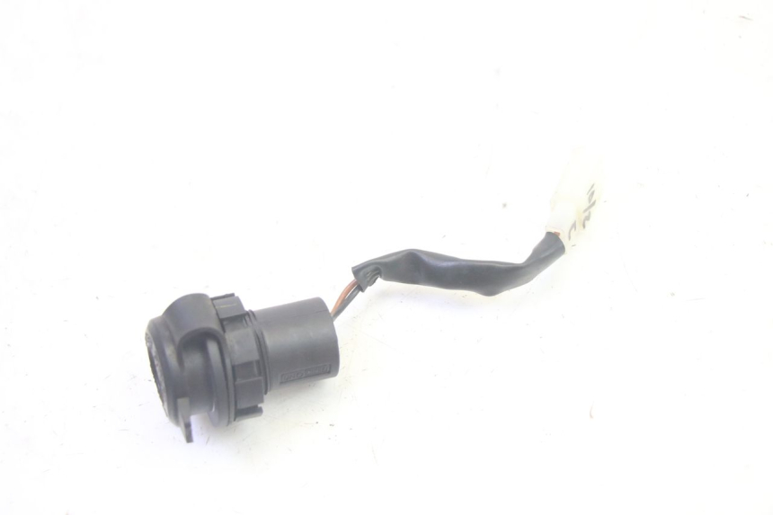 photo de TOMADA DO ACENDEDOR DE CIGARROS YAMAHA TRICITY 300 (2020 - 2024) - Detalhe da peça