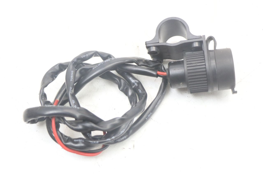 photo de TOMADA DO ACENDEDOR DE CIGARROS KAWASAKI VERSYS ABS 650 (2015 - 2018) - Ampliação técnica