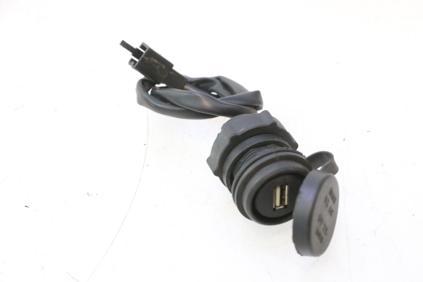 photo de TOMA USB MASH BIBOP 2.0 50 (2021 - 2026) - Detalhe da peça