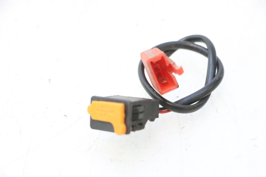 photo de TOMA USB WAYSCRAL E-START 1 (2018 - 2022) - Detalhe da peça