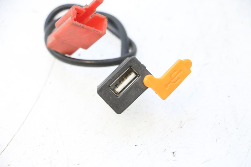 photo de TOMA USB WAYSCRAL E-START 1 (2018 - 2022) - Zoom do estado de desgaste
