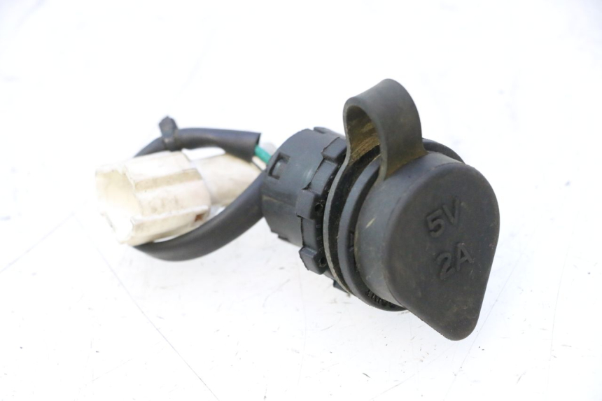 photo de TOMA USB SYM FIDDLE 3 III 50 (2014 - 2020) - Detalhe da peça