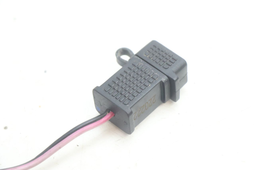 photo de TOMA USB PIAGGIO MP3 HPE 530 (2022 - 2026) - Outro ângulo de visão