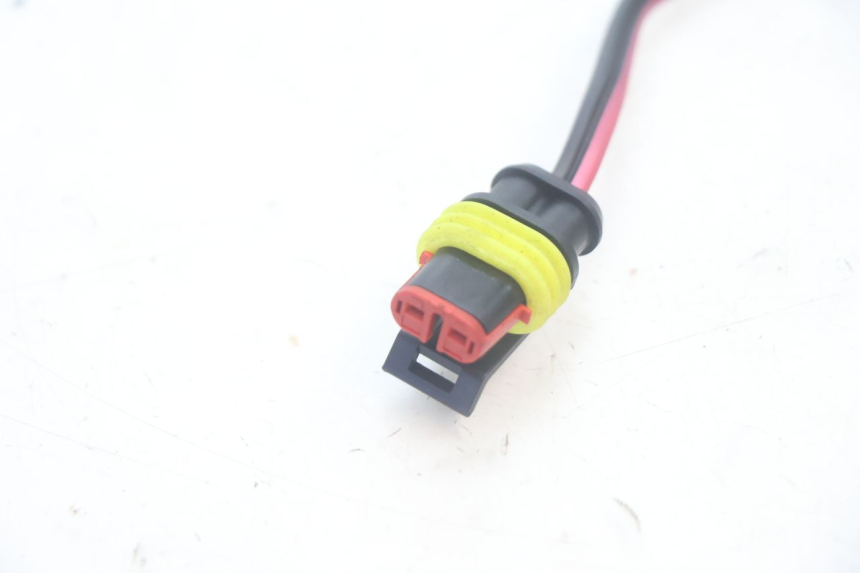 photo de TOMA USB PIAGGIO MP3 500 (2016 - 2018) - Zoom do estado de desgaste