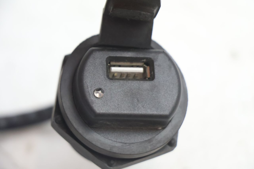 photo de TOMA USB KYMCO LIKE 4T 50 (2019 - 2025) - Zoom do estado de desgaste