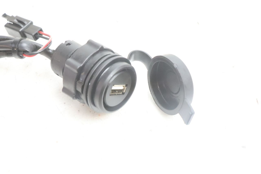 photo de TOMADA USB JM MOTORS OLDIES 4T 50 (2010 - 2020) - Detalhe da peça
