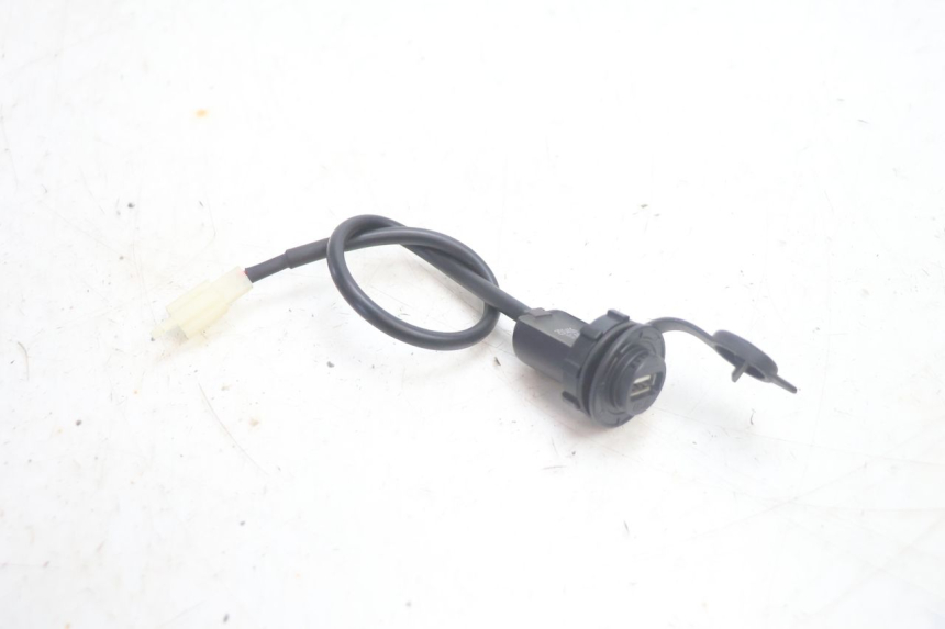 photo de TOMADA USB JM MOTORS R-MAX TECH 50 (2024 - 2026) - Vista principal