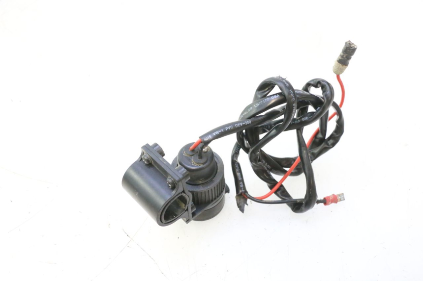 photo de TOMA USB BOOM TRIKE FUN 500 (2004 - 2010) - Detalhe da peça