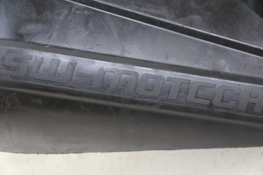 photo de PROTETOR DE MÃO HONDA CB R 1000 (2018 - 2023) - Zoom do estado de desgaste
