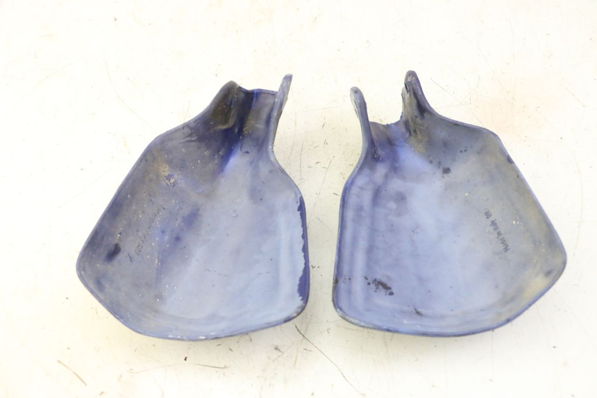 photo de PROTETOR DE MÃO APRILIA ETX 125 (1998 - 2002) - Detalhe da peça