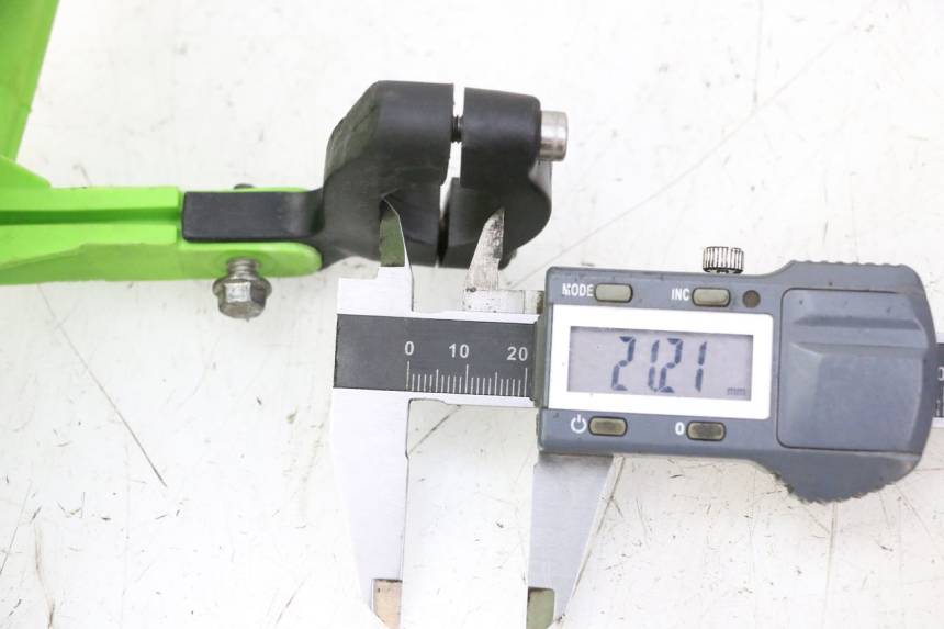 photo de PROTETOR DE MÃO KAWASAKI KX 65 (2000 - 2019) - Detalhe da peça