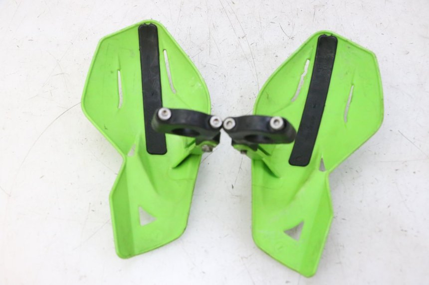 photo de PROTETOR DE MÃO KAWASAKI KX 65 (2000 - 2019) - Pontos de fixação