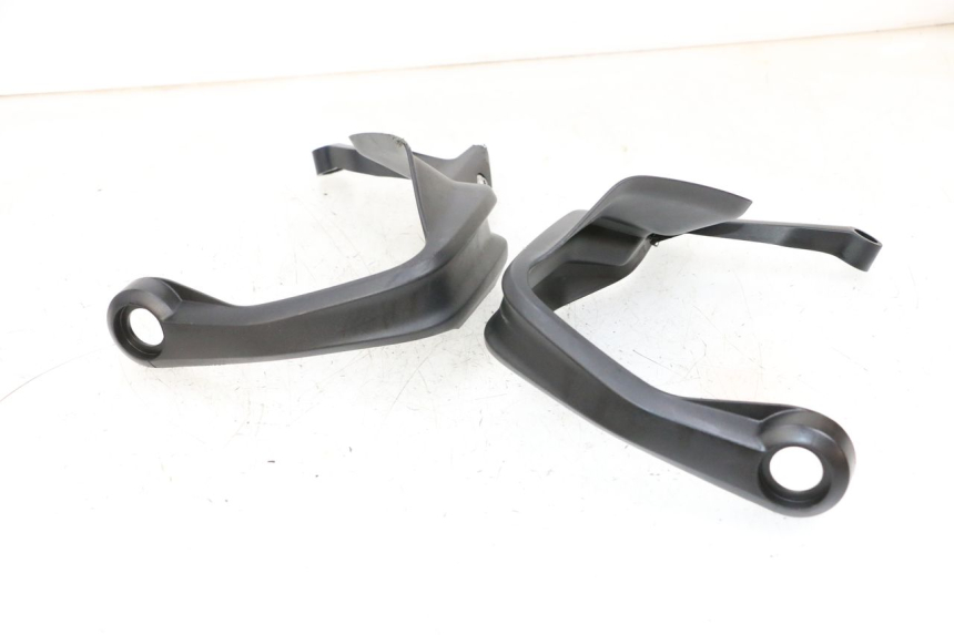 photo de PROTETOR DE MÃO BMW R GS 1250 (2021 - 2024) - Pontos de fixação