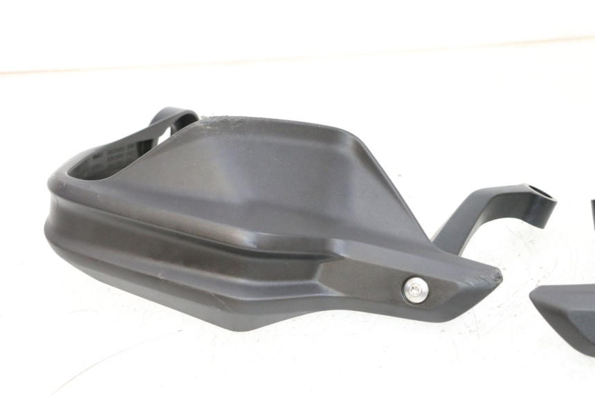 photo de PROTETOR DE MÃO BMW R GS 1250 (2021 - 2024) - Marcações e referências