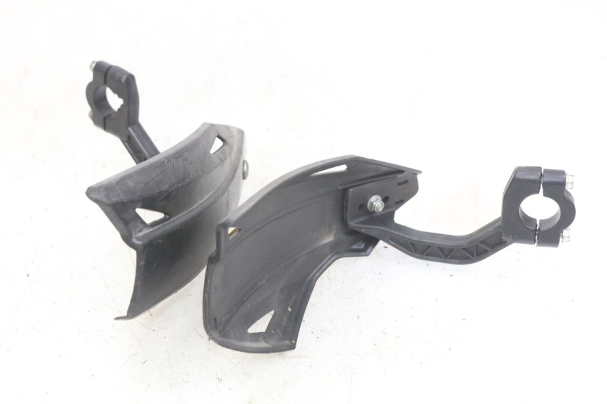 photo de PROTETOR DE MÃO SHERCO SM-R 50 (2018 - 2021) - Pontos de fixação