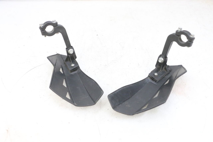 photo de PROTETOR DE MÃO GILERA SMT SUPERMOTARD 50 (2009 - 2017) - Zoom do estado de desgaste