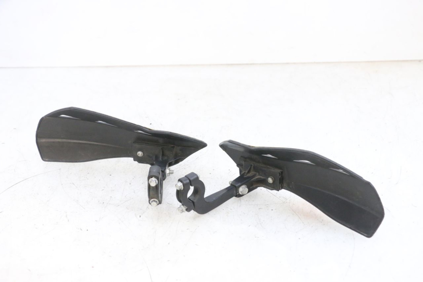 photo de PROTETOR DE MÃO GILERA SMT SUPERMOTARD 50 (2009 - 2017) - Outro ângulo de visão