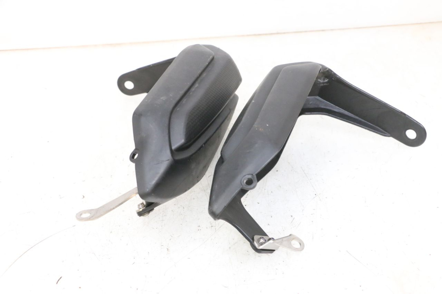 photo de PROTETOR DE MÃO YAMAHA TDM ABS 900 (2002 - 2014) - Pontos de fixação