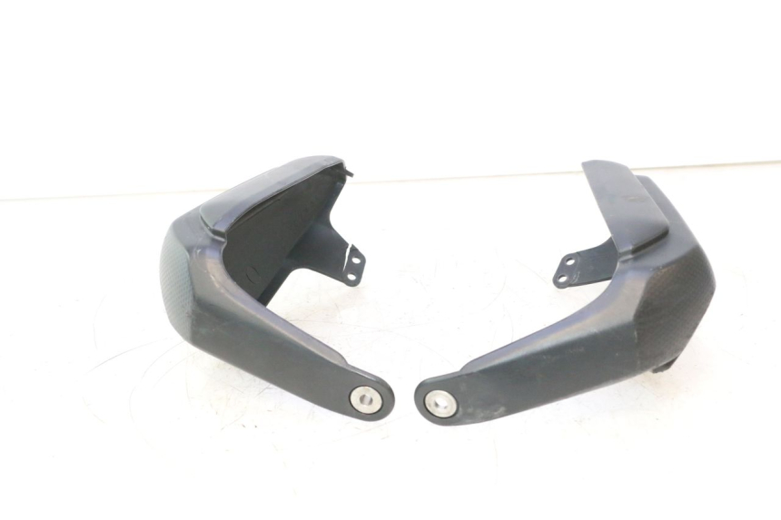 photo de PROTETOR DE MÃO YAMAHA TDM ABS 900 (2002 - 2014) - Detalhe da peça