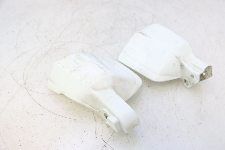 photo de PROTETOR DE MÃO HONDA XRV AFRICA TWIN 750 (1990 - 1992) - Pontos de fixação