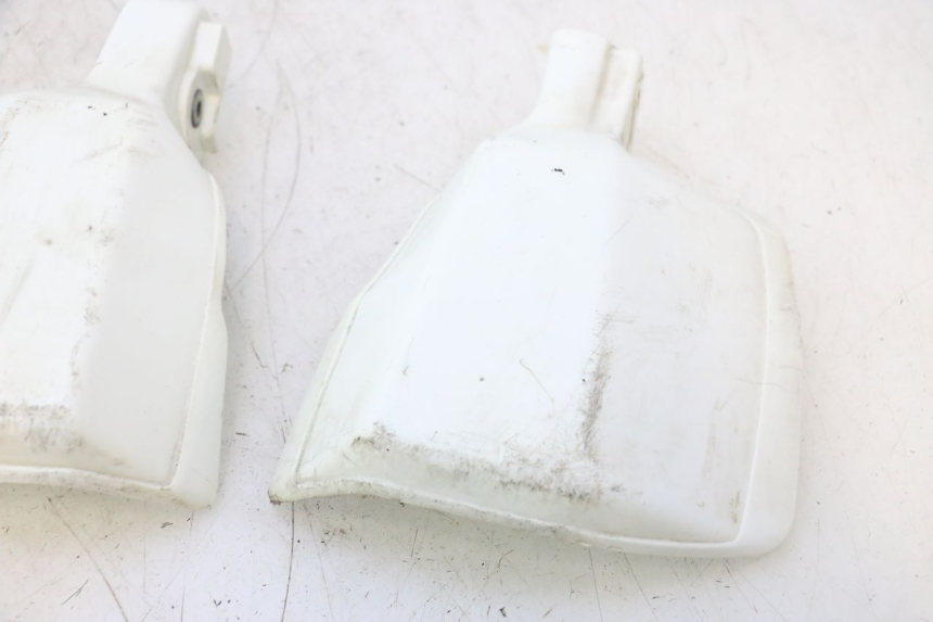 photo de PROTETOR DE MÃO HONDA XRV AFRICA TWIN 750 (1990 - 1992) - Estado da superfície