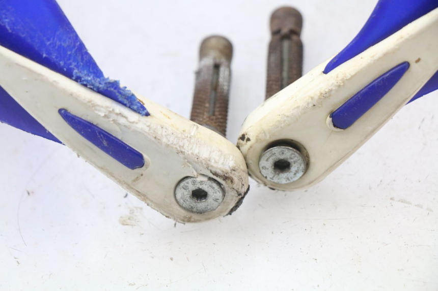 photo de PROTETOR DE MÃO YAMAHA YZ 80 (1998 - 2001) - Outro ângulo de visão