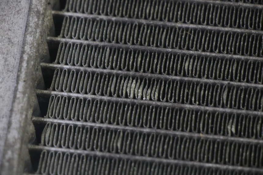photo de RADIADOR SUZUKI BURGMAN 125 (2007 - 2014) - Pontos de fixação