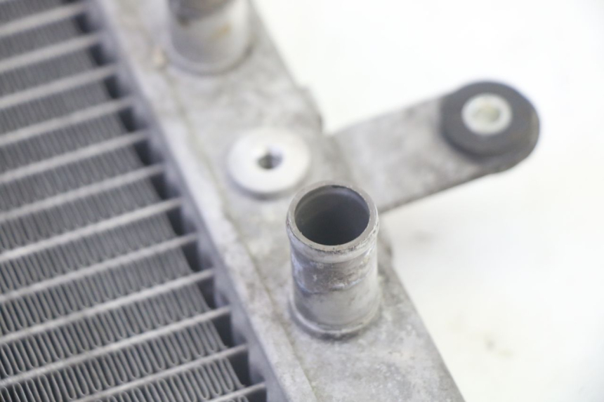 photo de RADIADOR SUZUKI BURGMAN 125 (2007 - 2014) - Zoom do estado de desgaste