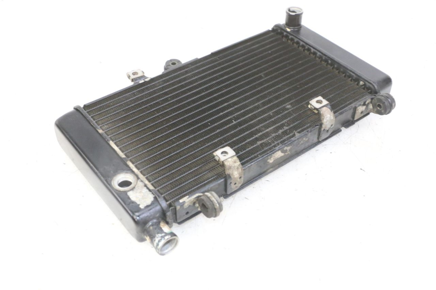 photo de RADIADOR HONDA CBF 500 (2004 - 2007) - Zoom do estado de desgaste