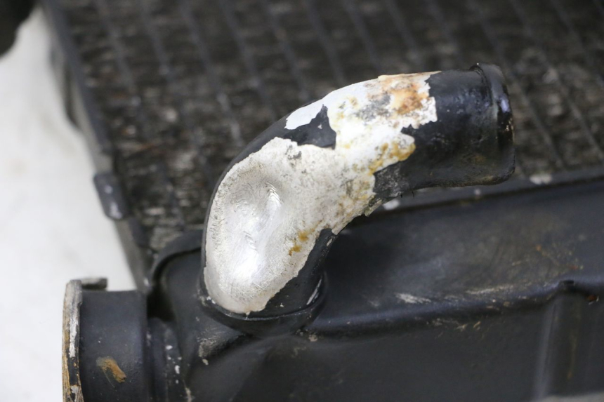 photo de RADIADOR HONDA CBR RR FIREBLADE 900 (1992 - 1994) - Detalhes característicos