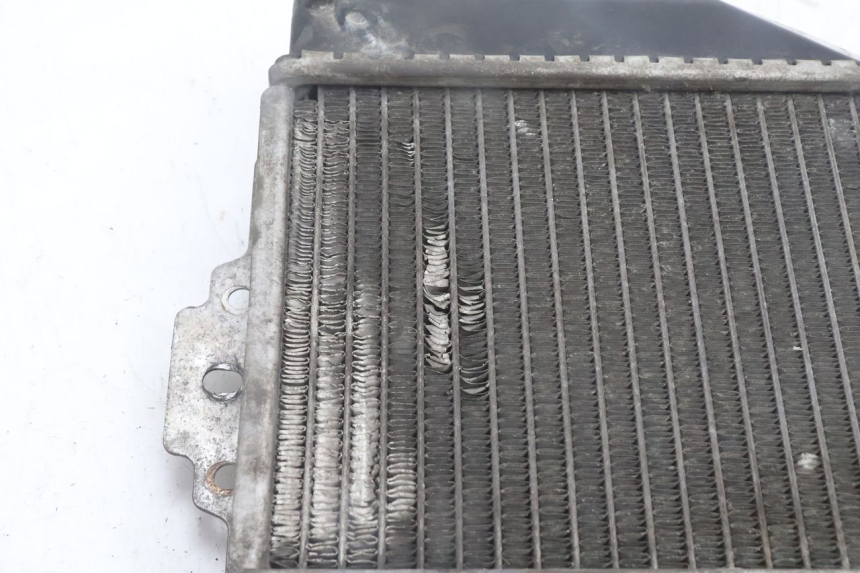 photo de RADIADOR PEUGEOT CITYSTAR 125 (2011 - 2017) - Pontos de fixação