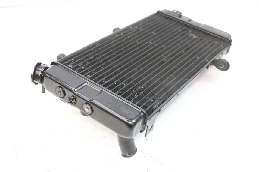photo de RADIADOR SUZUKI DL V STROM 1000 (2002 - 2007) - Pontos de fixação