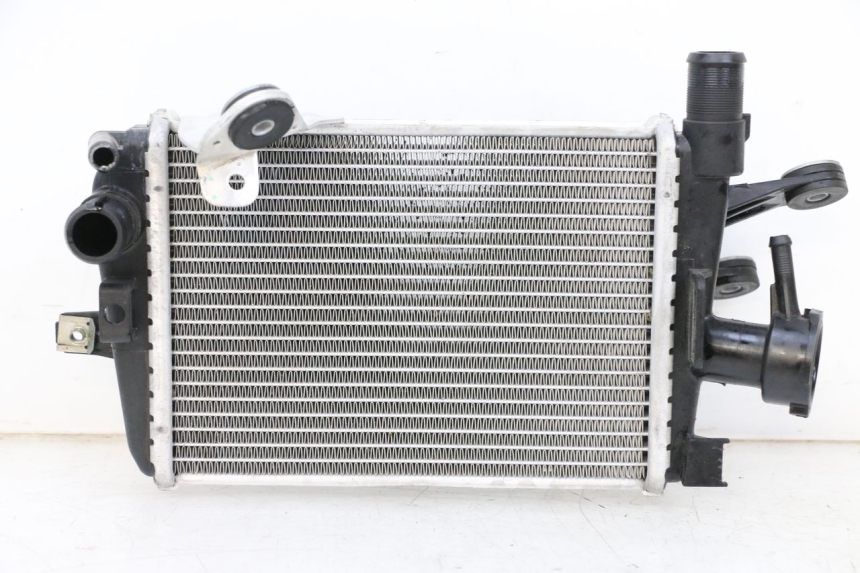 photo de RADIADOR DIREITO BMW R GS 1250 (2021 - 2024) - Detalhes característicos