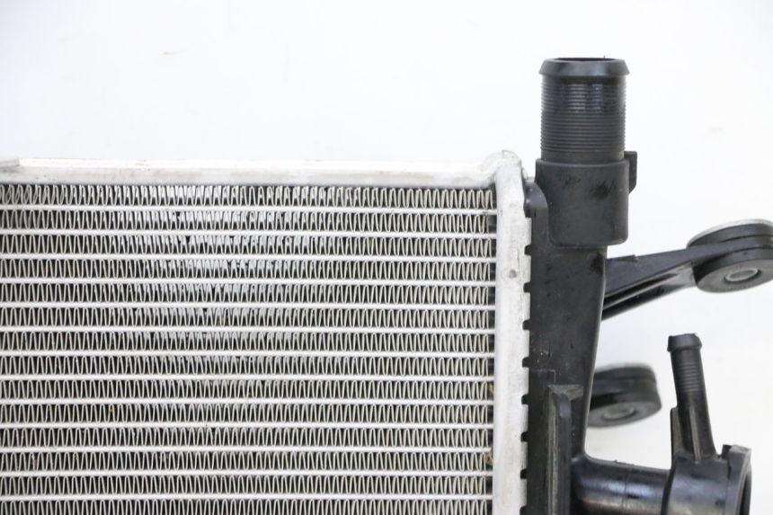 photo de RADIADOR DIREITO BMW R GS 1250 (2021 - 2024) - Estado da superfície