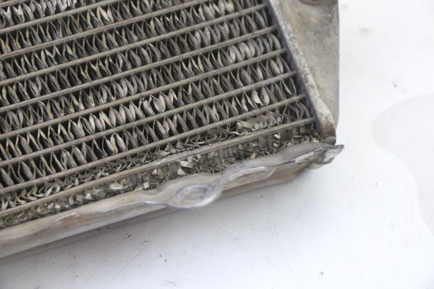 photo de RADIADOR DIREITO YAMAHA YZ 125 (1998 - 2005) - Zoom do estado de desgaste