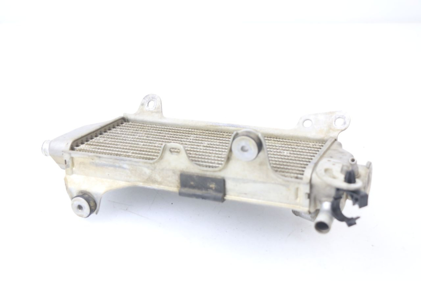 photo de RADIADOR DIREITO YAMAHA YZF YZ-F 450 (2018 - 2021) - Detalhe da peça