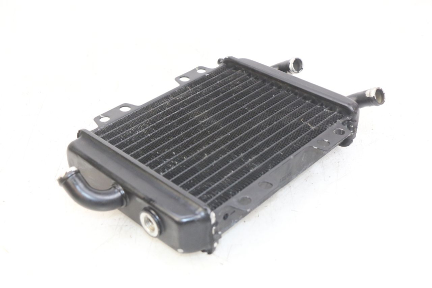 photo de RADIADOR PEUGEOT ELYSEO 125 (1999 - 2004) - Detalhe da peça