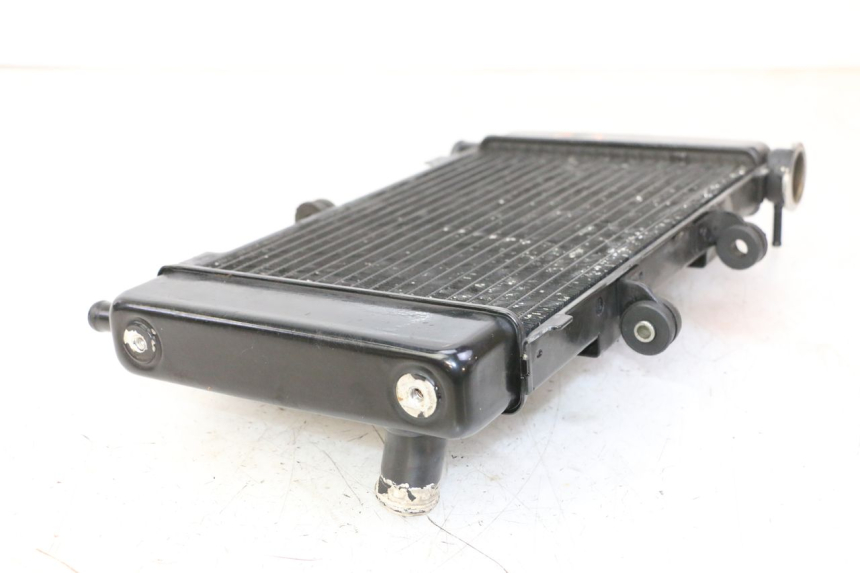 photo de RADIADOR YAMAHA FZ6 N FAZER 600 (2004 - 2006) - Detalhe da peça