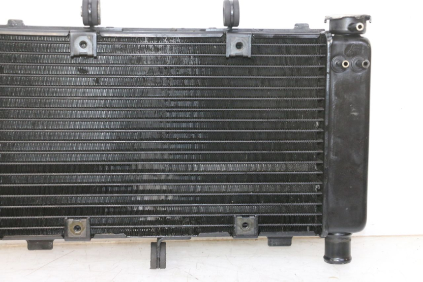 photo de RADIADOR YAMAHA FZ6 N FAZER 600 (2004 - 2006) - Pontos de fixação